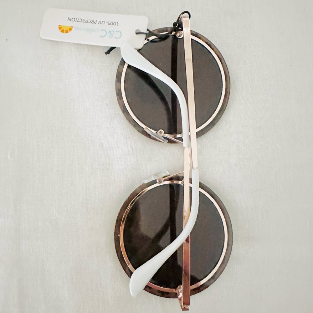 C&C California Brown Sunglasses with White Daisy Pattern Accents - Picture 6 of 7